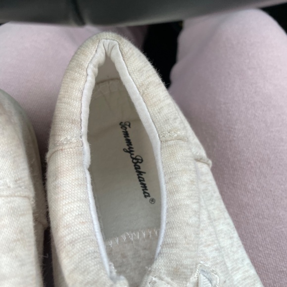 Tommy Bahama - Picture 4 of 8